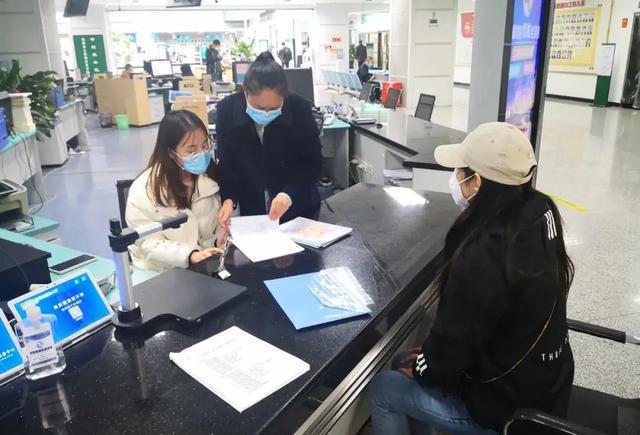 不用两地跑了!首宗“川渝通办”矿业权登记事项在川受理!